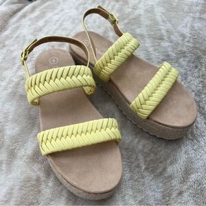 Cat & Jack BrightYellow Woven Platform Sandals size 5 (big kid)